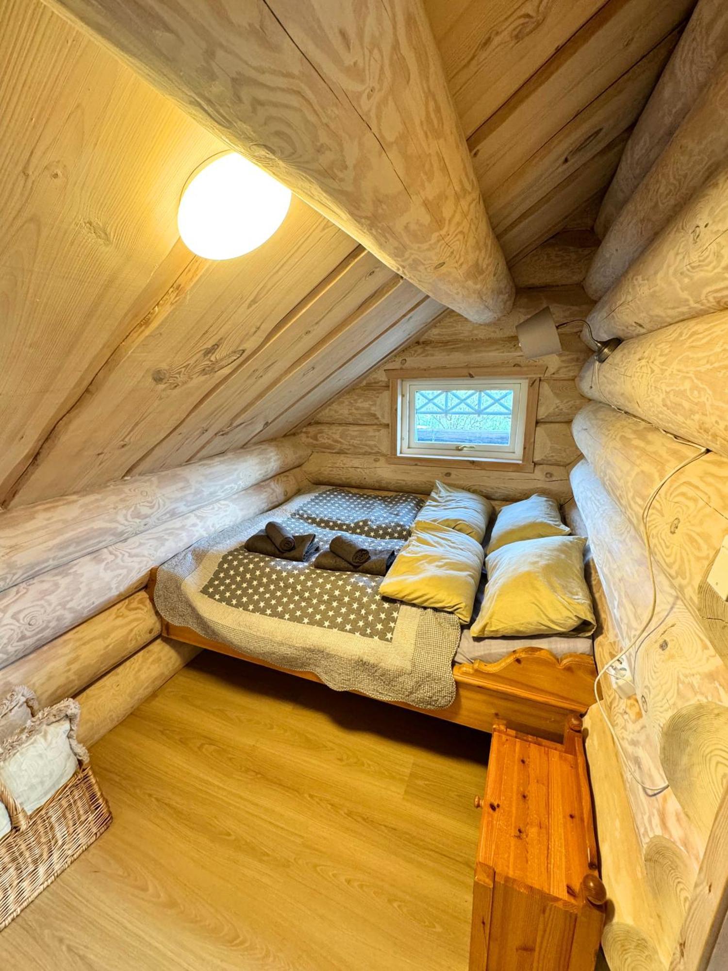 Unique Arctic Timber Cabin Skaidi Luaran gambar